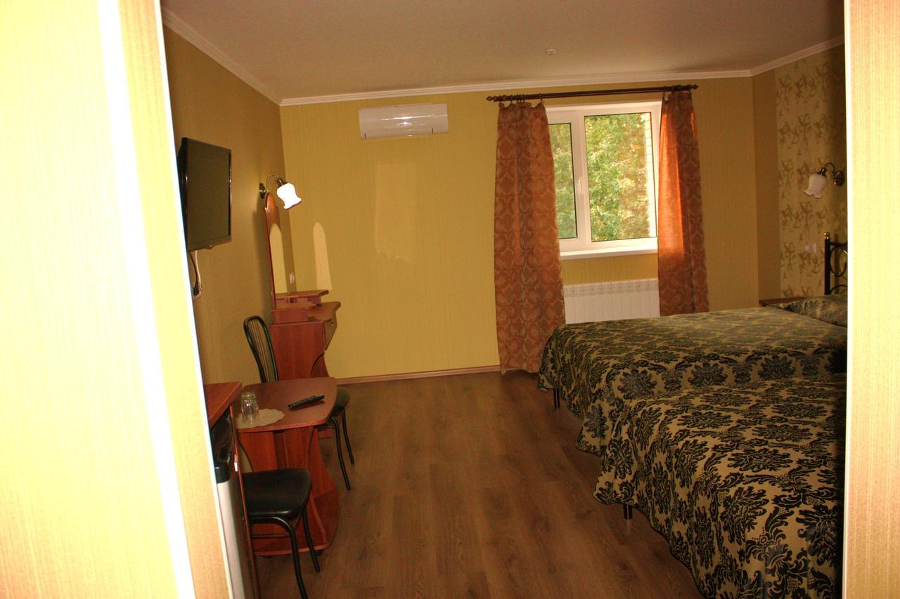 Hotel Gostynnyi Dvir Bucha Room photo