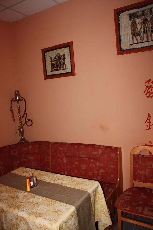 Hotel Gostynnyi Dvir Bucha Exterior photo