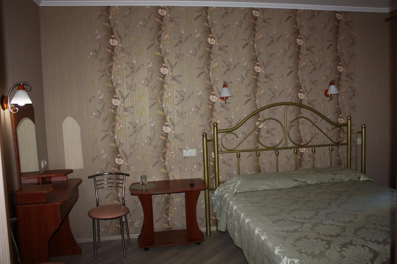 Hotel Gostynnyi Dvir Bucha Room photo